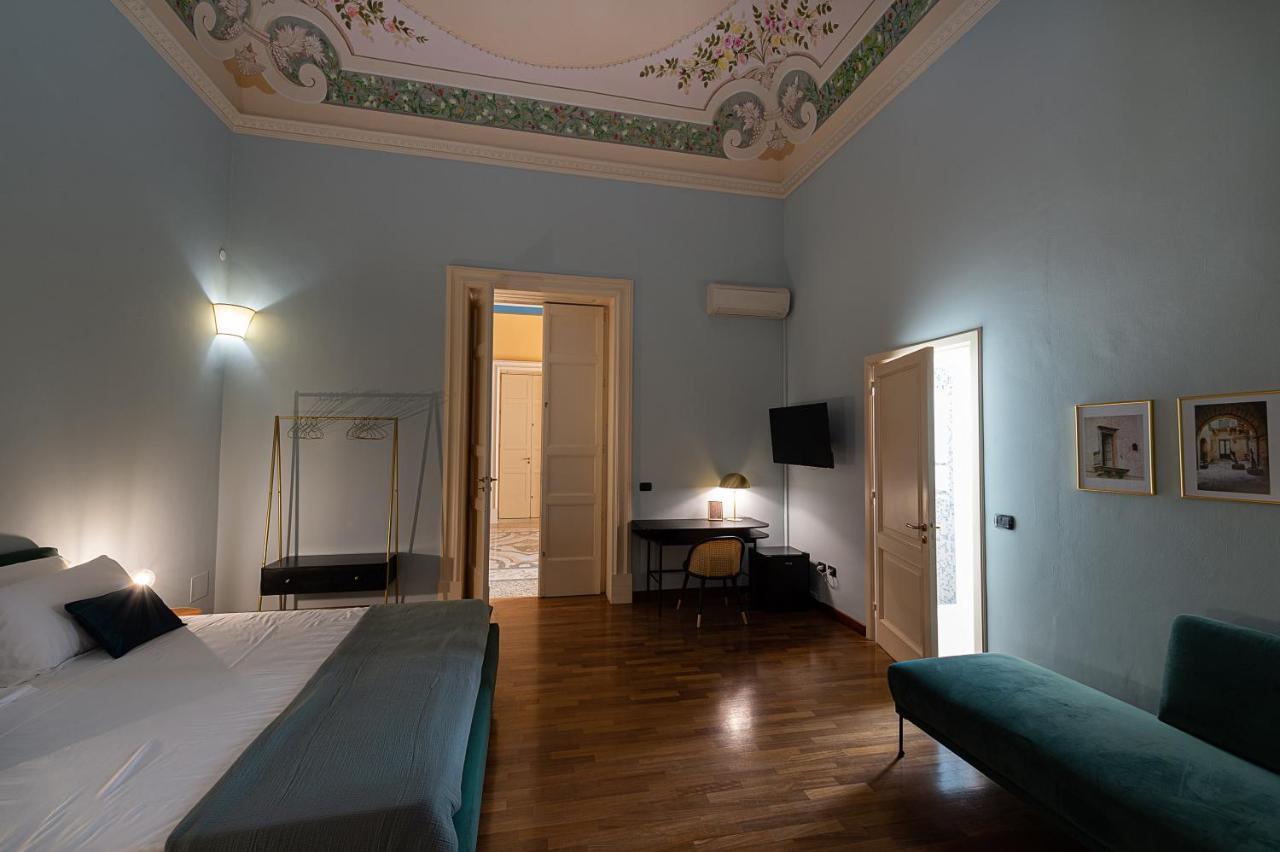 Palazzo Francesco Grassi Bed & Breakfast Aradeo Bagian luar foto