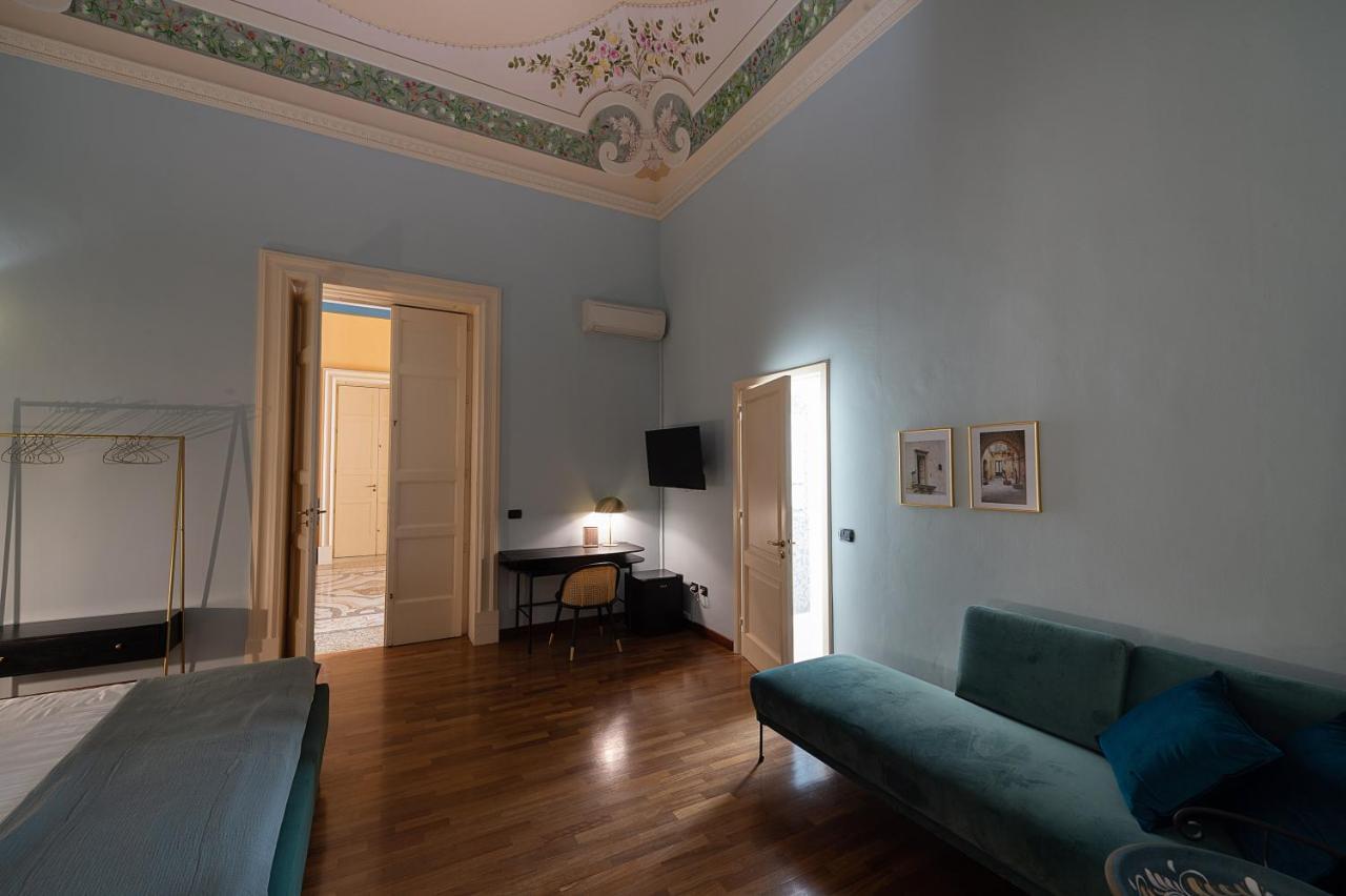 Palazzo Francesco Grassi Bed & Breakfast Aradeo Bagian luar foto