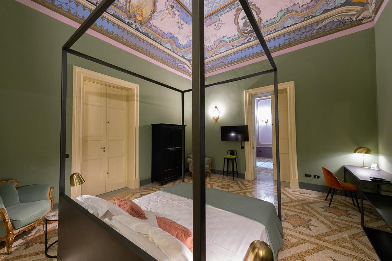 Palazzo Francesco Grassi Bed & Breakfast Aradeo Bagian luar foto