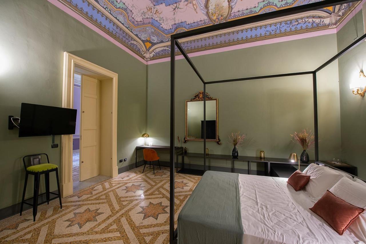 Palazzo Francesco Grassi Bed & Breakfast Aradeo Bagian luar foto